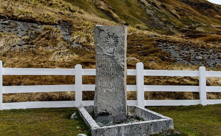 Ernest Shackletons grave in Grytviken