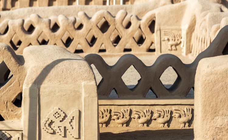 North Peru tours Details of the stunning adobe architecture in Chan Chan in Trujillo