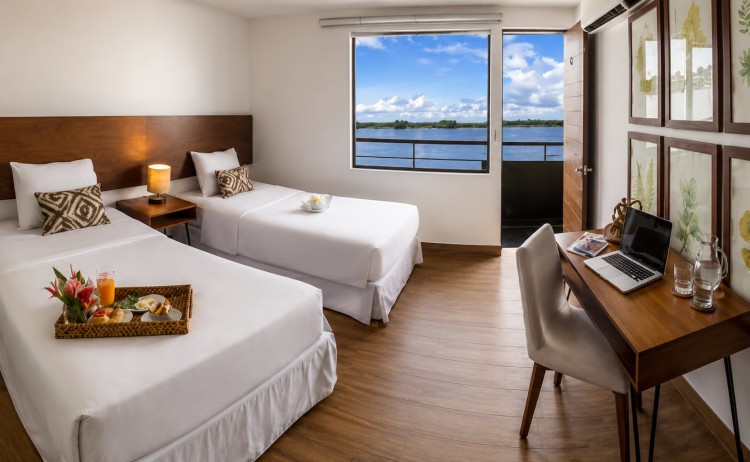 La Perla superior twin cabin