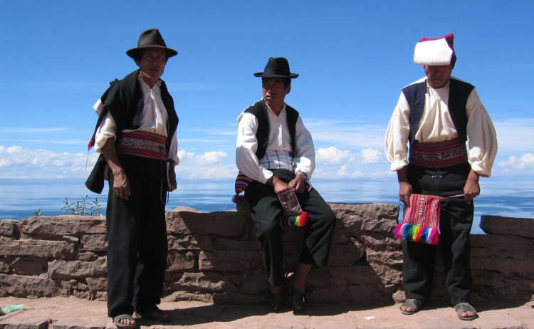 Titicaca traditional clothes