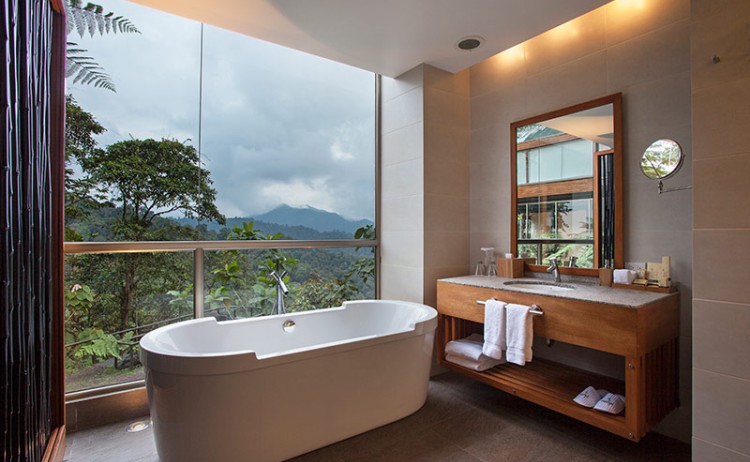 Mashpi Lodge Yaku Suite Bathroom 1