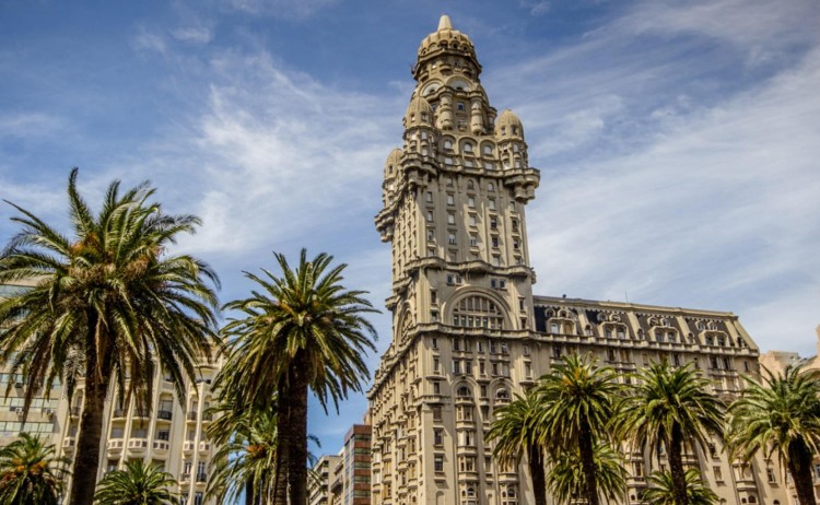 Montevideo old buildings v3