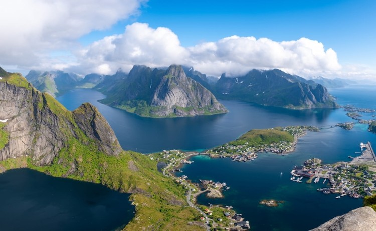 Lofoten to Svalbard A panoramic view of the Lofoten Islands in Norway