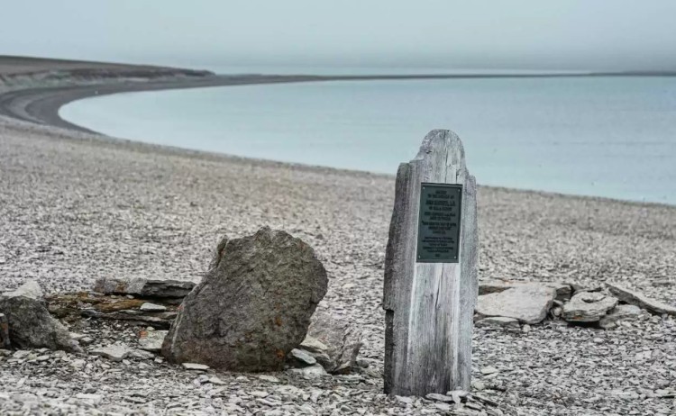 Beechy Island grave of Sir john Franklin