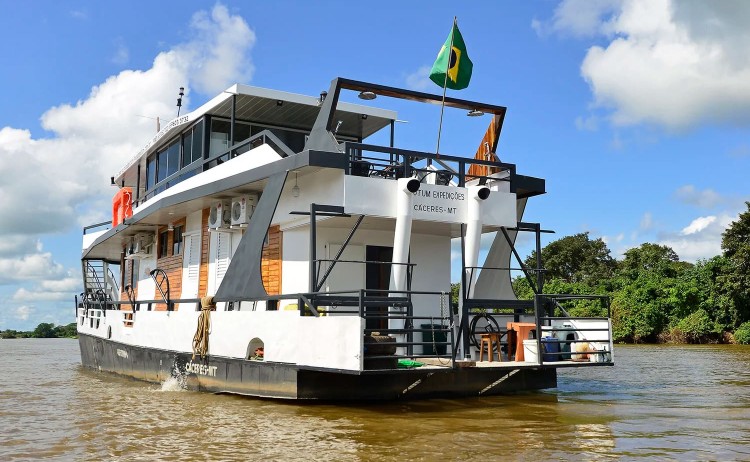 Mutum Expedition Boat