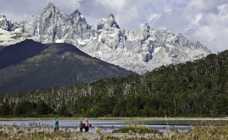 Walking within the Darwin Mountains australis cruise
