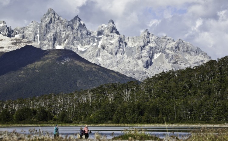Walking within the Darwin Mountains australis cruise
