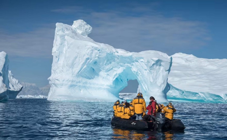 zodiac cruising yalour islands
