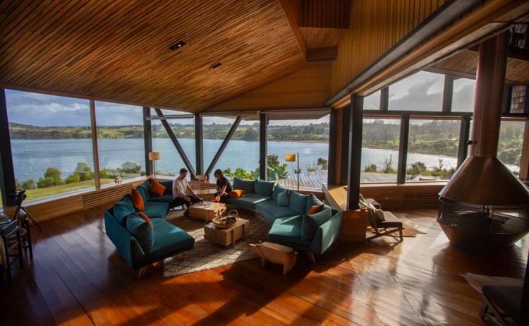 refugia chiloe living room
