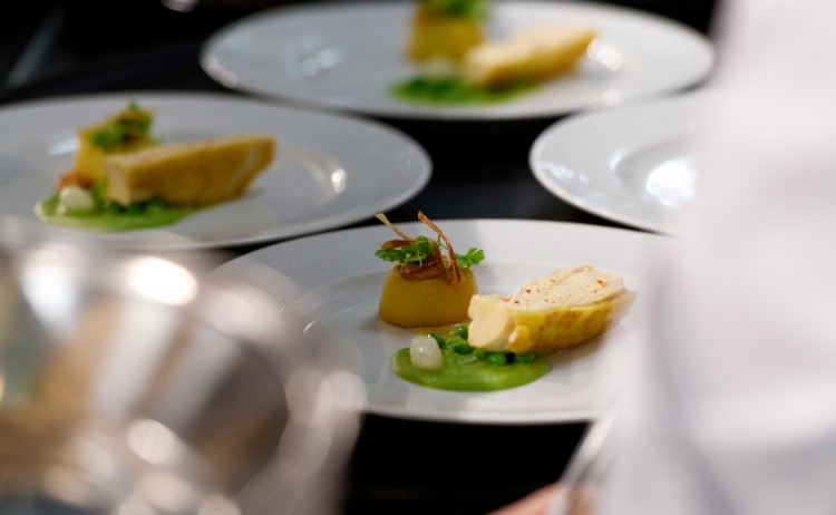 Ponant dining Shooting CHAMPLAIN Oct18 plus clair