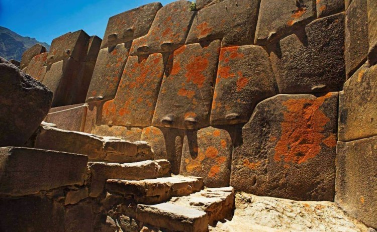Las Qolqas megalithic stones, Ollantaytambo