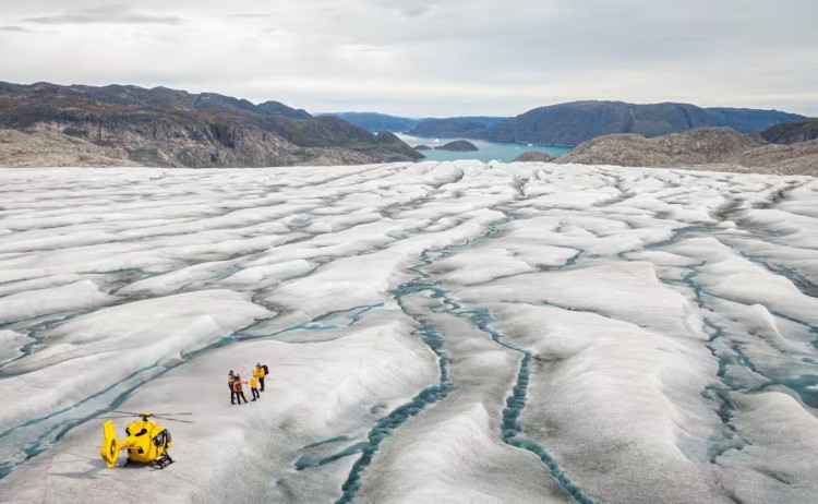 South Greenland cruise stepping on the Ice sheet HUGOPERRIN 0959