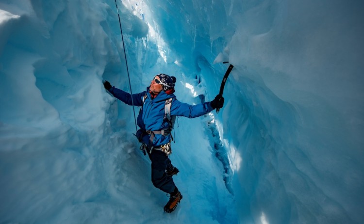 Ice climbing in Antarctics summit
