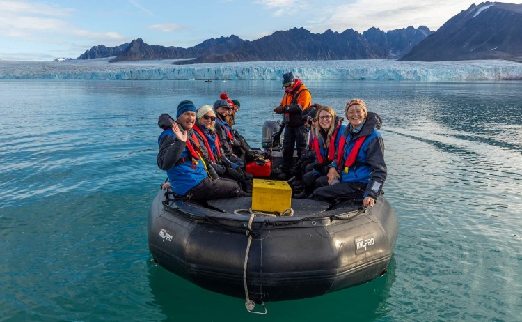 Spitsbergen cruise zodiac cruise Svalbard Adrian Wlodarczyk