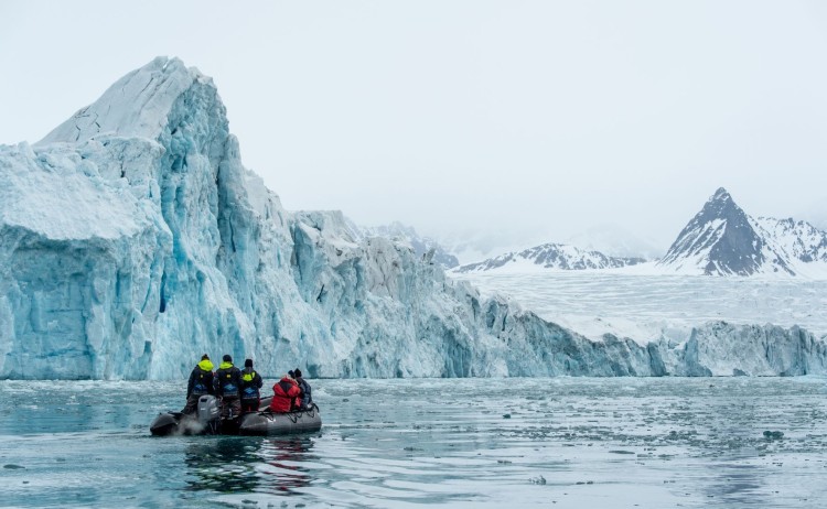 Svalbard ultimate circle quest zodiac excursion