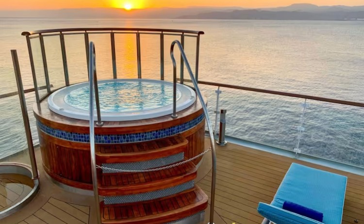 Ocean Explorer Jacuzzi