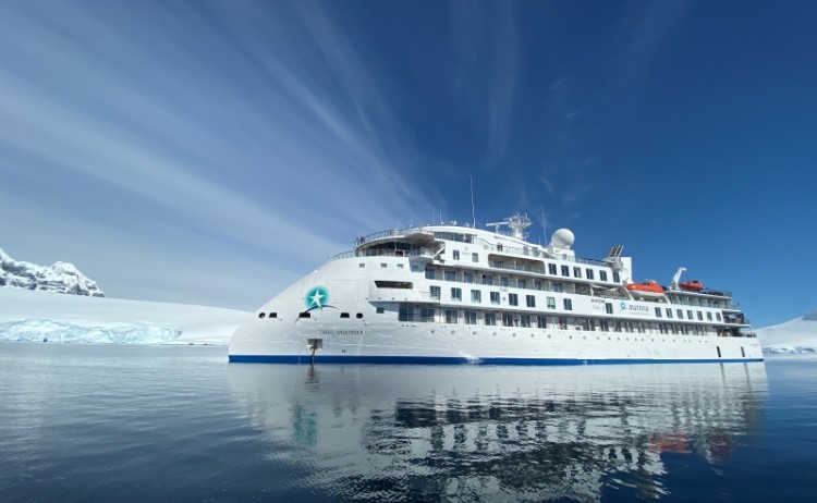 x bow antarctica vessel aurora