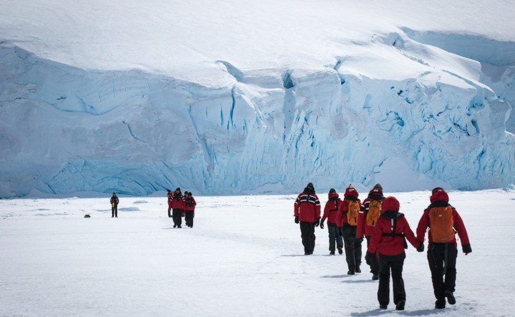 Ultimate Antarctic circle crossing hike or walk in Antarctica