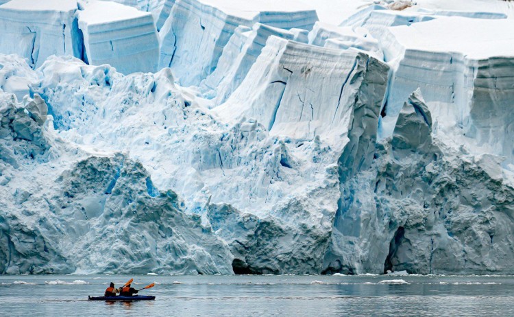 paradise bay antarctica kayaking polar latitudes 1024x768 1