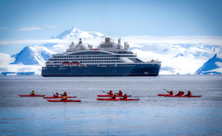 No 62 Antarctica KAYAK Explore to inspire Le Commandant Charcot StudioPONANT Romain Farge