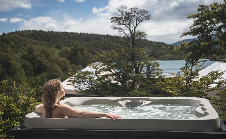 Patagoni Camp tours Deluxe Jacuzzi Yurt
