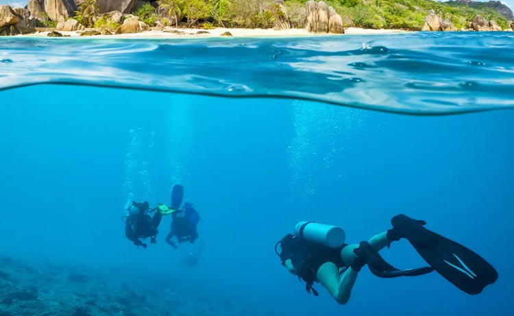 Aqua Lares expert led excursions scuba diving