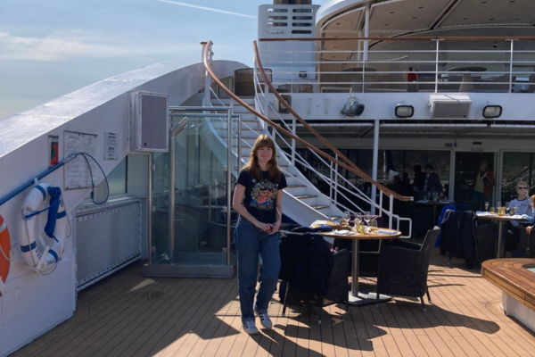 Al fresco dining on L'Austral