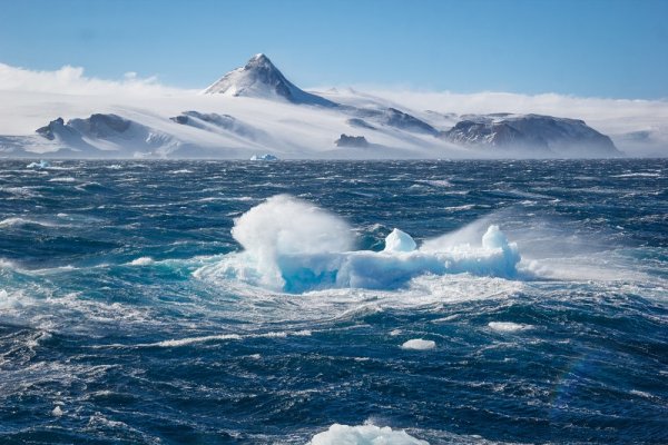 Windy day in Antarctica