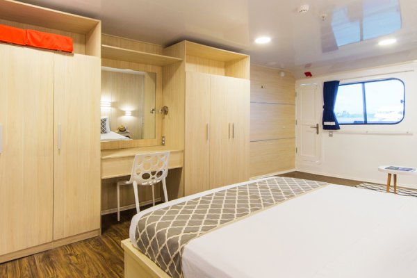 solaris yacht cabin12