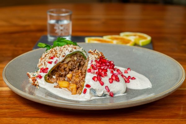 traditional Mexican dishes chile en nogada