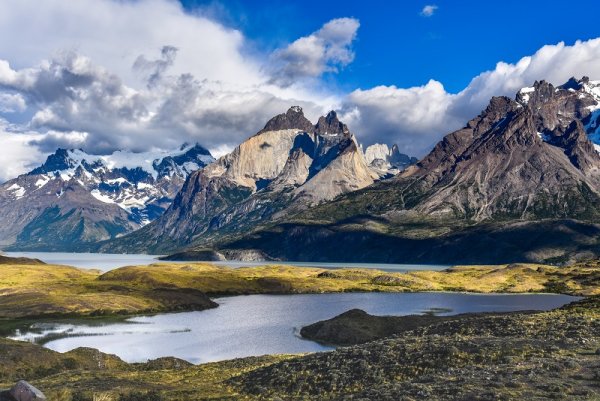  Los Cuernos and Lago Nordenskjold in Torres del Paine National Park