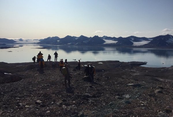 Hiking in Spitsbergen 800