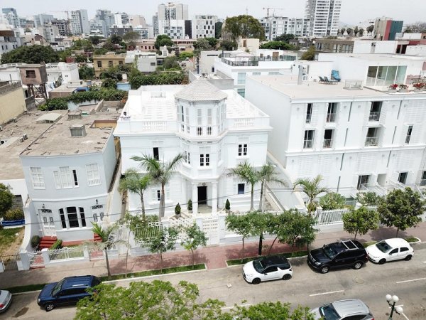 White buildings of Casa Republica Lima, Peru