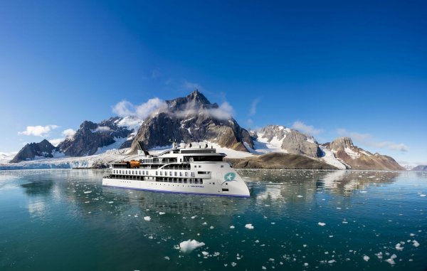 Greg Mortimaer 2 credit Aurora Expeditions