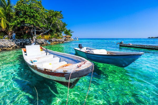 Boat at islas de rosario. Colombia