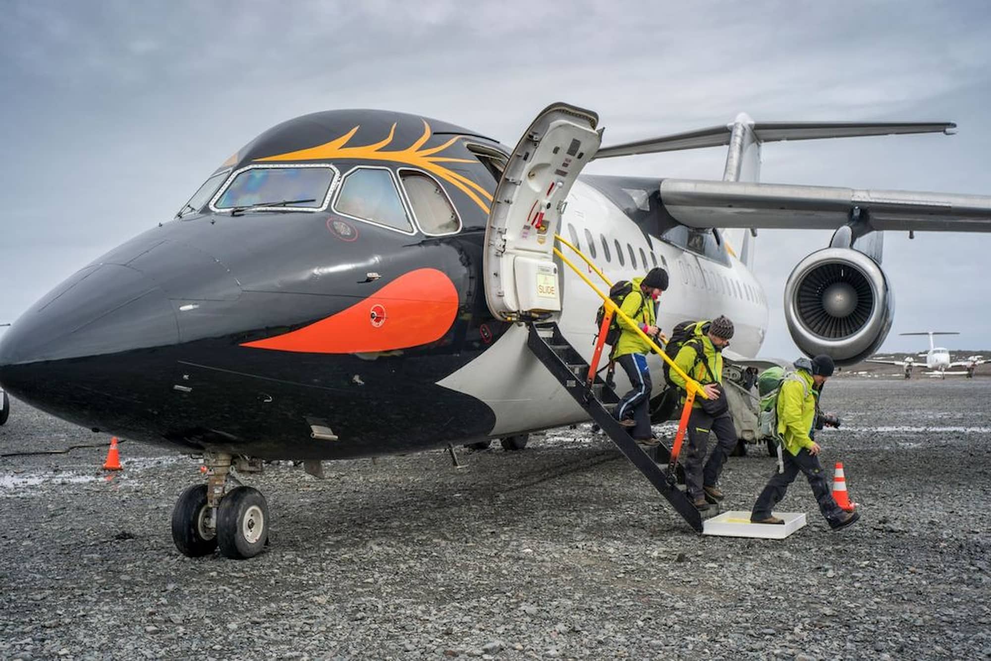 Fly-cruise expedition over the Drake Passage.