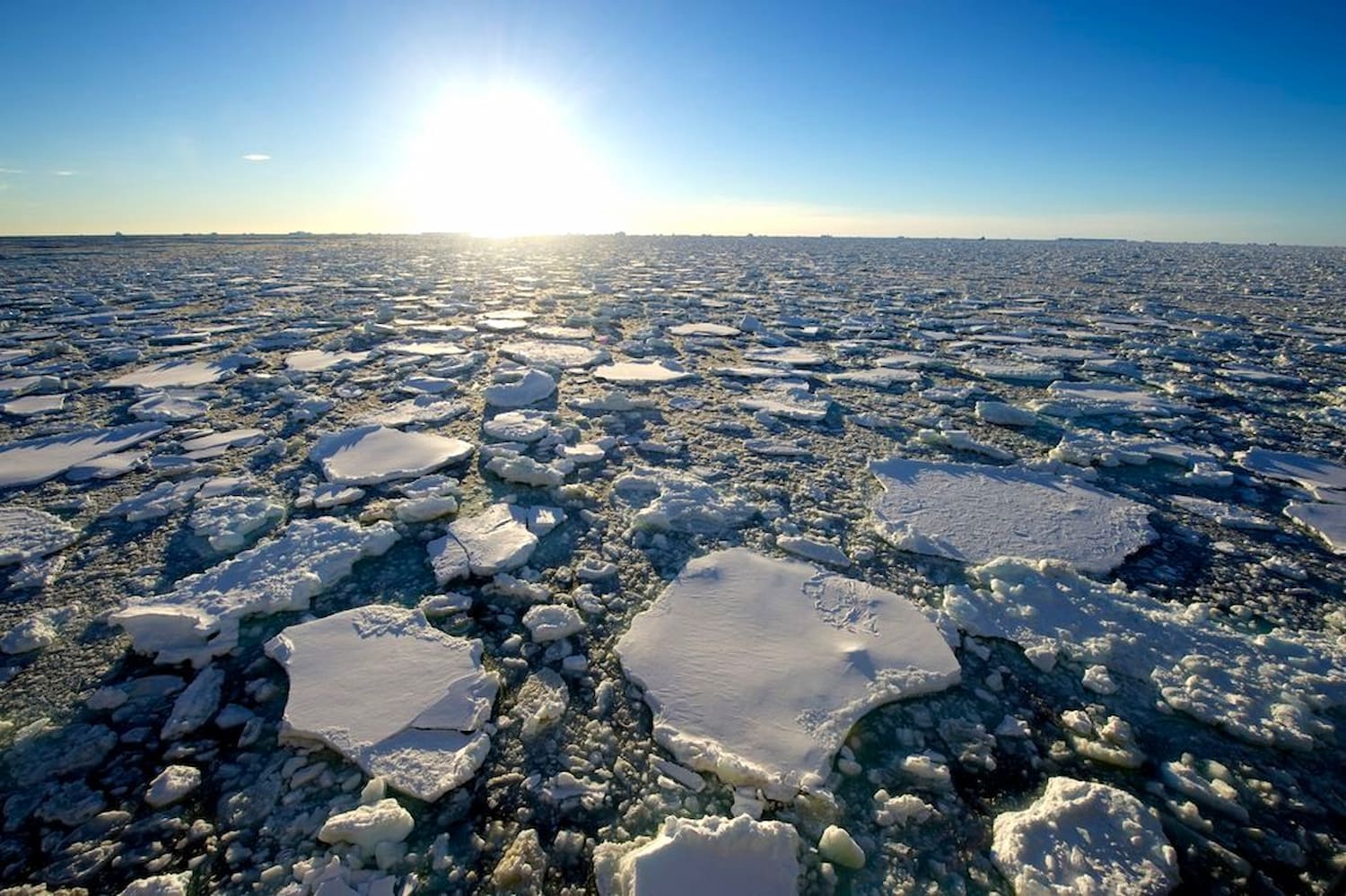 Vast sea ice breaking apart in the Ross Sea