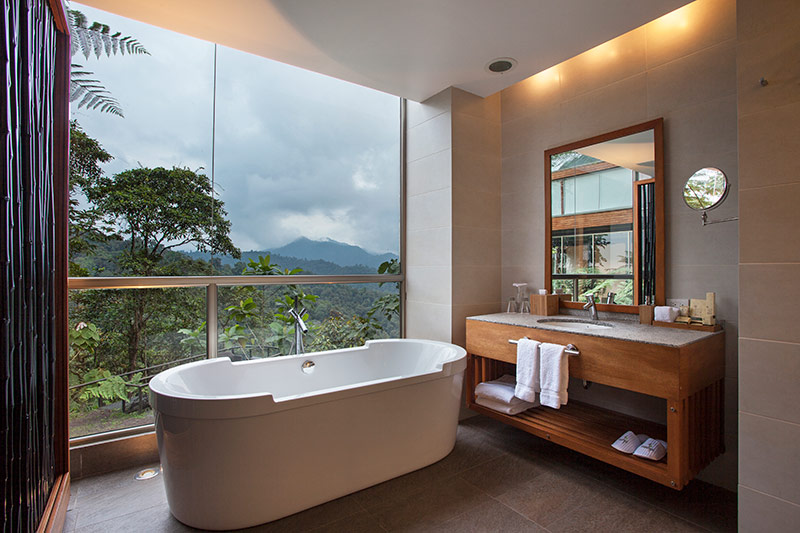 Luxury Room with Hot Tub at Mashpi Lodge