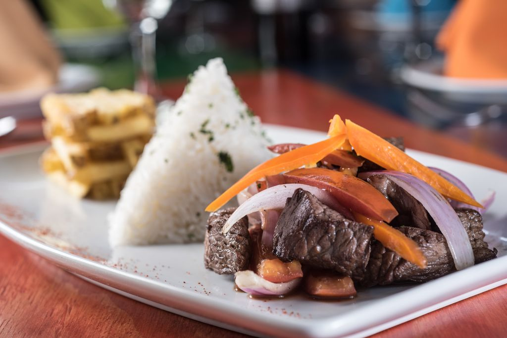 Lomo Saltado.