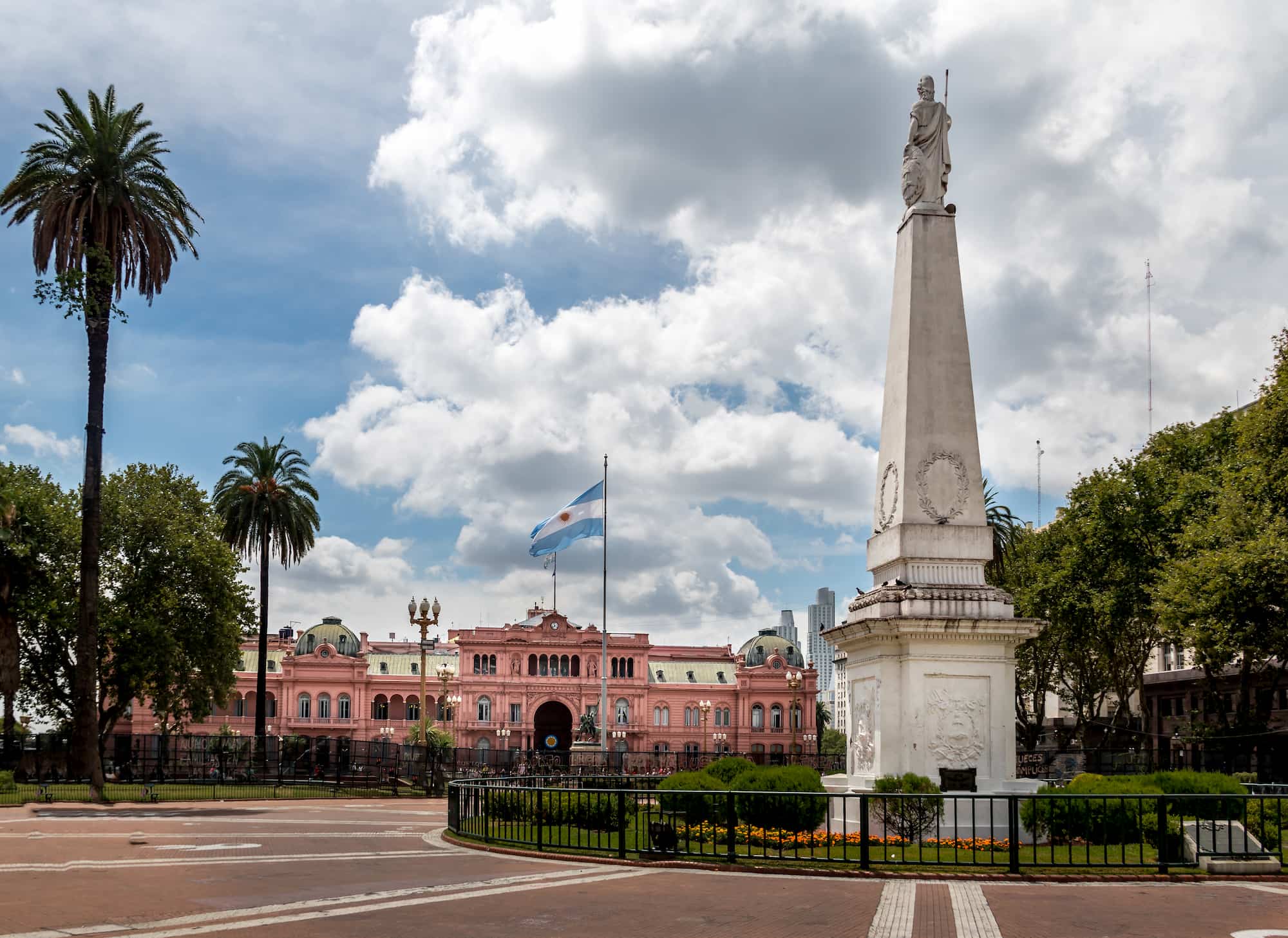 Plaza de Mayo with the Casa Rosada presidential palace, Buenos Aires, Argentina.